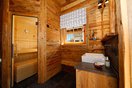 RUKU Sauna Galerie Kabinen mit Holzverkleidung