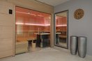 RUKU Sauna Galerie Kabinen mit Holzverkleidung