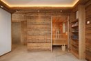 RUKU Sauna Galerie Kabinen mit Holzverkleidung