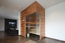 RUKU Sauna Galerie Kabinen mit Holzverkleidung