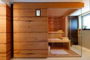 RUKU Sauna Galerie Kabinen mit Holzverkleidung